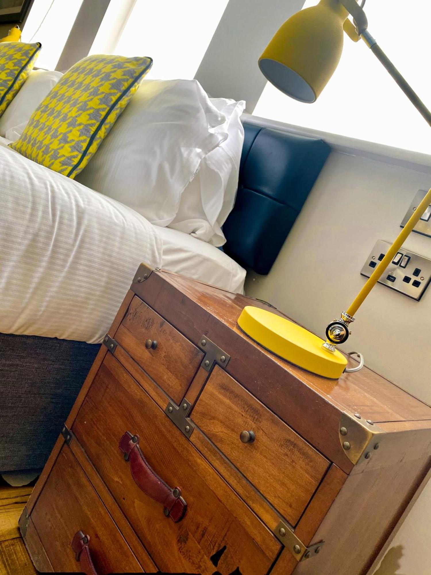Helen Browning'S Royal Oak Hotel Swindon Ruang foto