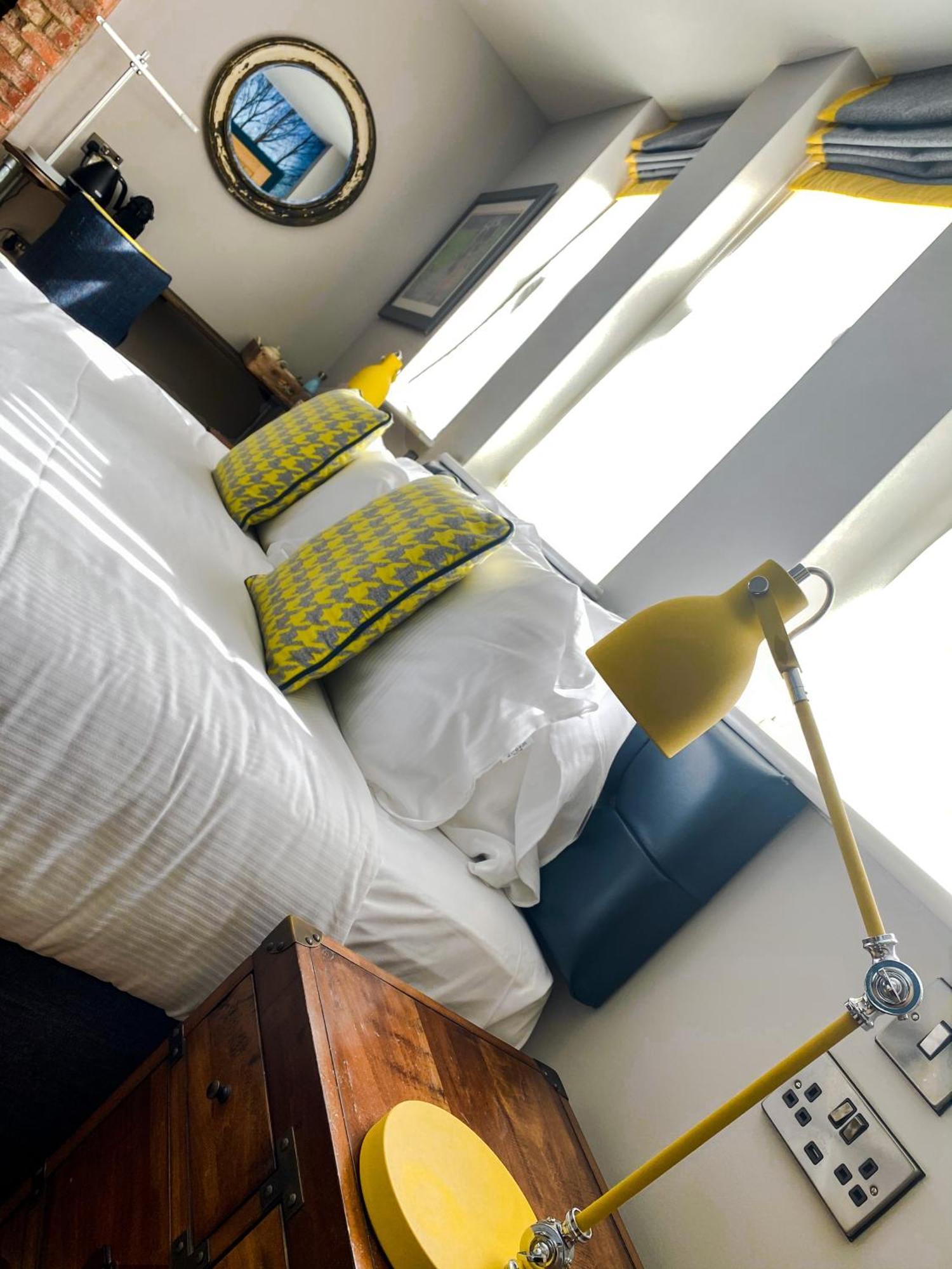 Helen Browning'S Royal Oak Hotel Swindon Ruang foto
